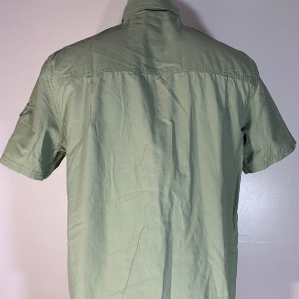 Nwt Field & Stream Green Button-Up Shirt Size M C… - image 2